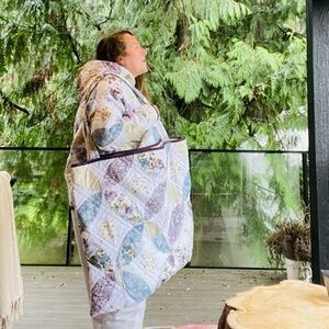 Quilted Patchwork weekender Bag in Pastel Floral rings